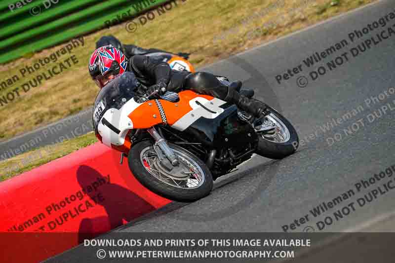 Vintage motorcycle club;eventdigitalimages;mallory park;mallory park trackday photographs;no limits trackdays;peter wileman photography;trackday digital images;trackday photos;vmcc festival 1000 bikes photographs